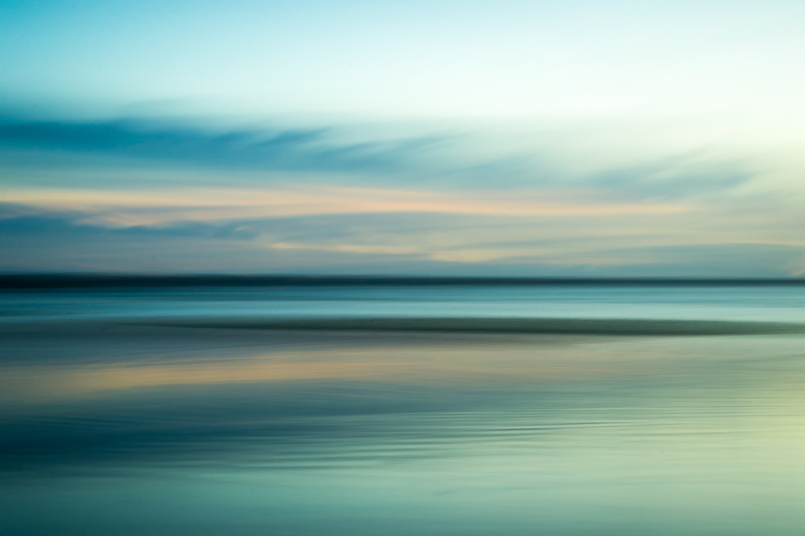 Calming,,serene,ocean,abstract